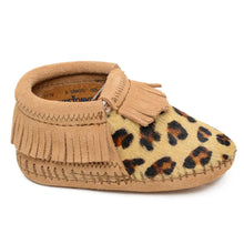 Load image into Gallery viewer, Minnetonka Leopard Riley Bootie - Infants Moccasins