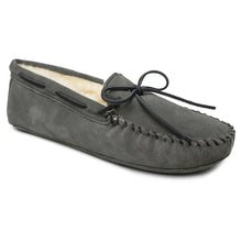 Load image into Gallery viewer, Minnetonka Sheepskin Softsole Moc - Mens Slippers