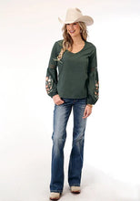 Load image into Gallery viewer, Roper 1792 Poly Crepe (Grey) - Women's Western Blouse