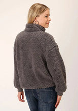 Load image into Gallery viewer, Roper Cropped Polar Fleece Pullover (Grey) - Women's Fleece Pullover