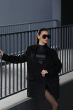 Load image into Gallery viewer, Andie Cashmere Wool Blend Blazer in Black