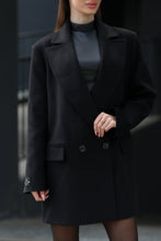 Load image into Gallery viewer, Andie Cashmere Wool Blend Blazer in Black