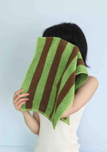 Load image into Gallery viewer, Ultra Soft Absorbent Retro Stripe Bath Towel - 100% Organic Premium Combed Cotton