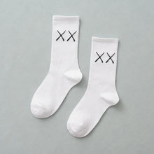 Load image into Gallery viewer, 1 Pair New Unisex Combed Out Of Pure Cotton Sports Socks Breathable Compression Long Solid Black White Socks Summer Winter Middle Tube Warm Socks For Men And Women