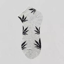 Load image into Gallery viewer, 1 Pairs Men Tide Socks Autumn And Winter Low-Cut Solid Color Cotton Socks Maple Leaf Boat Socks Hip-Hop Skateboard Short Socks Unisex Style Boat Socks For Men And Women