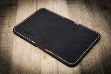 Load image into Gallery viewer, The Georgetown Minimalist Wallet in Black