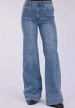 Load image into Gallery viewer, Tin Haul 870 Clair Fit Side Yoke ( Denim Light Wash )- Women's Jeans