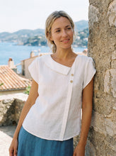 Load image into Gallery viewer, 100% Linen Crescent Collar Flutter Sleeve Top FARA