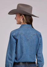 Load image into Gallery viewer, Stetson 2551 Brown Snaps (Blue) - Women's Denim Blouse
