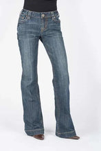Load image into Gallery viewer, Stetson 214 City Trouser Jeans (Medium Wash) - Women's Jeans
