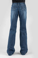 Load image into Gallery viewer, Stetson 214 Trouser Fit Flare Leg (Medium Wash) - Women's Jeans