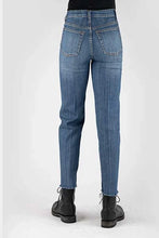 Load image into Gallery viewer, Stetson 915 High Rise Straight Crop (Medium Wash) - Women's Jeans