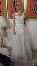 Load image into Gallery viewer, Sleeveless Floral Lace Wedding Dress - Romantic Bridal Gown with Flower Appliqués