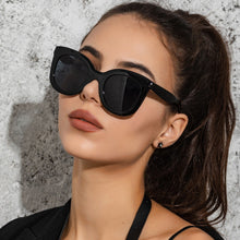 Load image into Gallery viewer, Large Rim Sunglasses – Oversized Women’s Fashion Shades