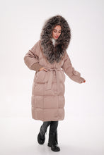 Load image into Gallery viewer, Rei Silver Fox Fully Lined Hood Down Coat in Blush