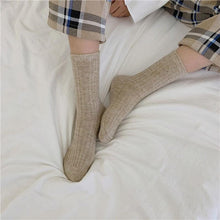 Load image into Gallery viewer, 1Pair Ladies Pile Socks for Autumn Winter Pure Cotton Socks Solid Color Keep Warm Women Socks Mid Tube Socks Thickening Cashmere Socks For Men And Women