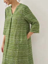 Load image into Gallery viewer, 100% Linen V-Neck Dot Midi Dress LIRA