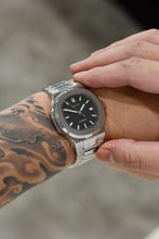 Load image into Gallery viewer, Mod Nautilus Silver Black