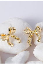 Load image into Gallery viewer, Bow earrings