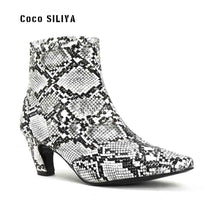 Load image into Gallery viewer, Elegant Large Pointed Toe : Thick Heel Boots