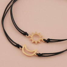 Load image into Gallery viewer, 2pcs / Set Minimalist Sun Moon Charm Couple Bracelet Card Love Jewelry Gift Adjustable Braided Rope Bracelets Pinky Pomise Matching Relationship Bracelets For Best Friends Couple
