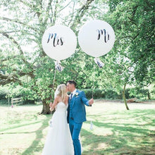 Load image into Gallery viewer, 2pcs/lot Good Quality 36inch Round White and black Print Mr&Mrs Latex Balloons For Happy Wedding And Valentine's Day