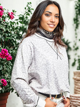 Load image into Gallery viewer, Leopard Print Contrast Stitch Sweater