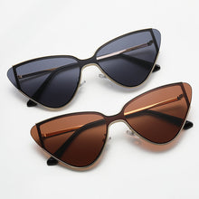 Load image into Gallery viewer, Retro Cat-Eye Sunglasses – Vintage & Stylish Shades