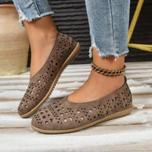 Load image into Gallery viewer, Women's Chunky Heel Wedge Pumps – Wide Size Full-Grain Leather