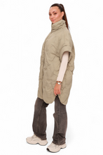 Load image into Gallery viewer, Vans Light Insulated Vest