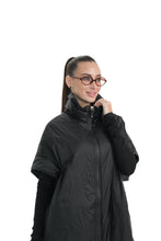 Load image into Gallery viewer, Emery Relaxed Fit Vest in Black