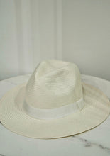 Load image into Gallery viewer, Paper Straw Fedora Hat with Double Pearl Chain