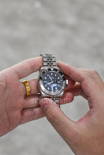 Load image into Gallery viewer, Mod GMT-Master II Bruce Wayne