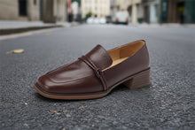 Load image into Gallery viewer, Women’s Retro Minimalist Mid-Heel Leather Shoes