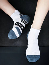 Load image into Gallery viewer, 3Pair Professional Fitness Sports Socks Towel Bottom Non-Slip Running Socks Men Women Short Quick-Drying Basketball Training Sox