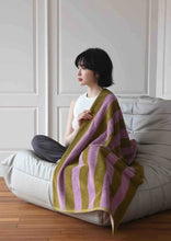 Load image into Gallery viewer, Ultra Soft Absorbent Retro Stripe Bath Towel - 100% Organic Premium Combed Cotton