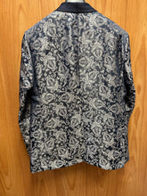 Load image into Gallery viewer, Moda Color Exclusive Navy with Silver Floral/Brocade Print 1-Button 3-Piece Turkish Slim Fit Suit