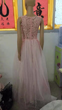 Load image into Gallery viewer, Sleeveless Floral Lace Wedding Dress - Romantic Bridal Gown with Flower Appliqués