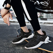 Load image into Gallery viewer, Student breathable running shoes