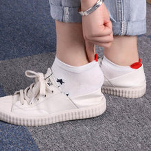 Load image into Gallery viewer, 5 Pairs 3D Cartoon Harajuku Cat Cute Heart Invisible Cotton Socks Casual Boat Socks Funny Girl Ankle Sock Set for Women