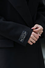 Load image into Gallery viewer, Andie Cashmere Wool Blend Blazer in Black