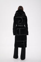 Load image into Gallery viewer, Genuine Shearling Lamb Leather ⇆ Reversible Coat