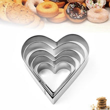 Load image into Gallery viewer, 5Pcs/Set Heart Shape Cookie Cutter Mold New Year Decoration Cake Biscuit Baking Tools Christmas Cookie Moulds Kitchen Tools Heart Shaped Cookie Cutters Stainless Steel Biscuit Pastry Cutters