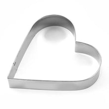 Load image into Gallery viewer, 5Pcs/Set Heart Shape Cookie Cutter Mold New Year Decoration Cake Biscuit Baking Tools Christmas Cookie Moulds Kitchen Tools Heart Shaped Cookie Cutters Stainless Steel Biscuit Pastry Cutters