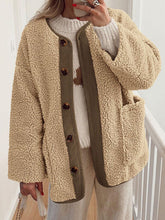 Load image into Gallery viewer, Modern Cozy Women Luxuriously Cozy Contrast Button Up Sherpa Jacket with Pockets For Fall & Winter
