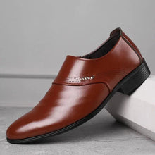 Load image into Gallery viewer, Casual pointed toe shoes men leather shoes men