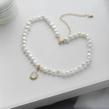 Load image into Gallery viewer, Round Medal Pearl Necklace Irregular Pearl