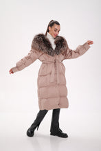 Load image into Gallery viewer, Rei Silver Fox Fully Lined Hood Down Coat in Blush