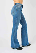 Load image into Gallery viewer, Judy Blue Full Size Hw Classic Flare Jeans