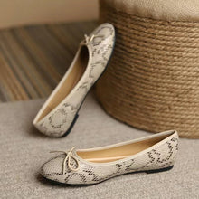 Load image into Gallery viewer, Women's Classic Egg-Roll Edge Slip-On Flats – Chanel-Inspired Round Toe Pumps